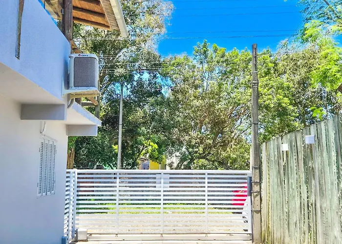 Aluguéis de temporada: Residencial da Bia - Casas com 2 Dorms, Ar e Piscina Térmica e Coberta na Praia da Cal